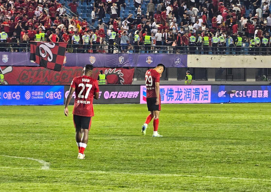 他在对阵灰 他在对阵灰